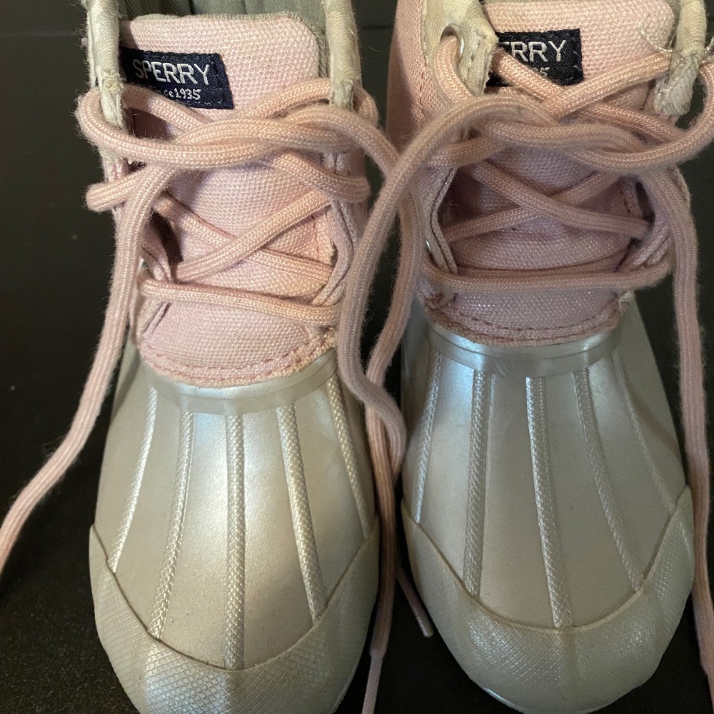 SOLD Sperry snow boots